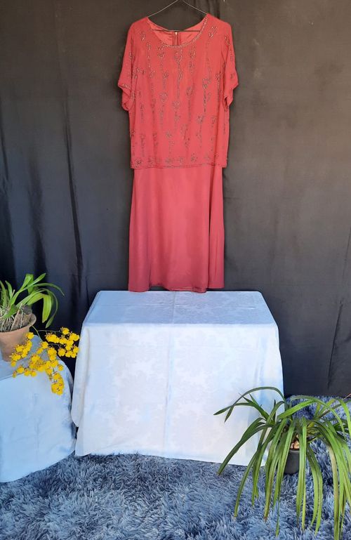 Vestido de festa após lavagem a seco